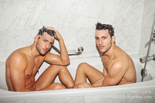 1st double penetration hurts Gay amateur album