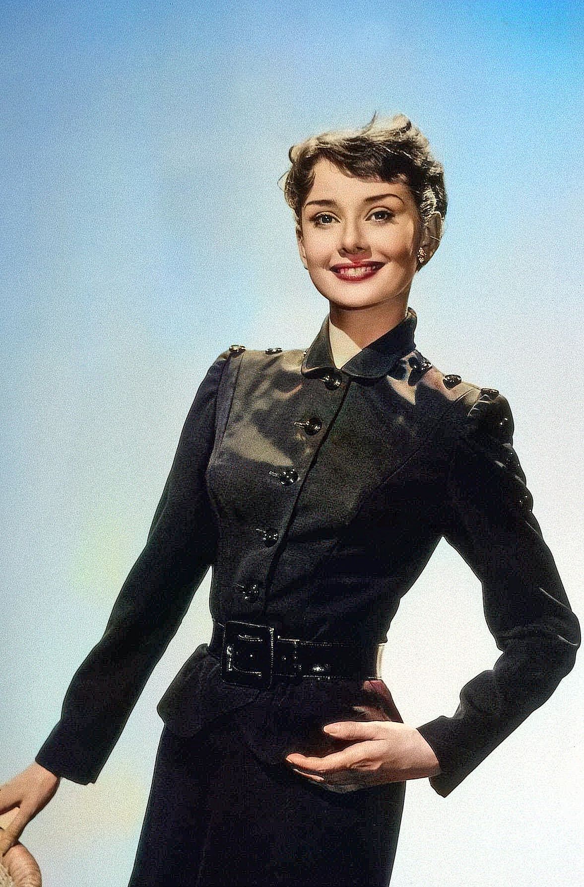 Golden Age Of Hollywood, Old Hollywood, Audrey Hepburn Pictures, Audrey