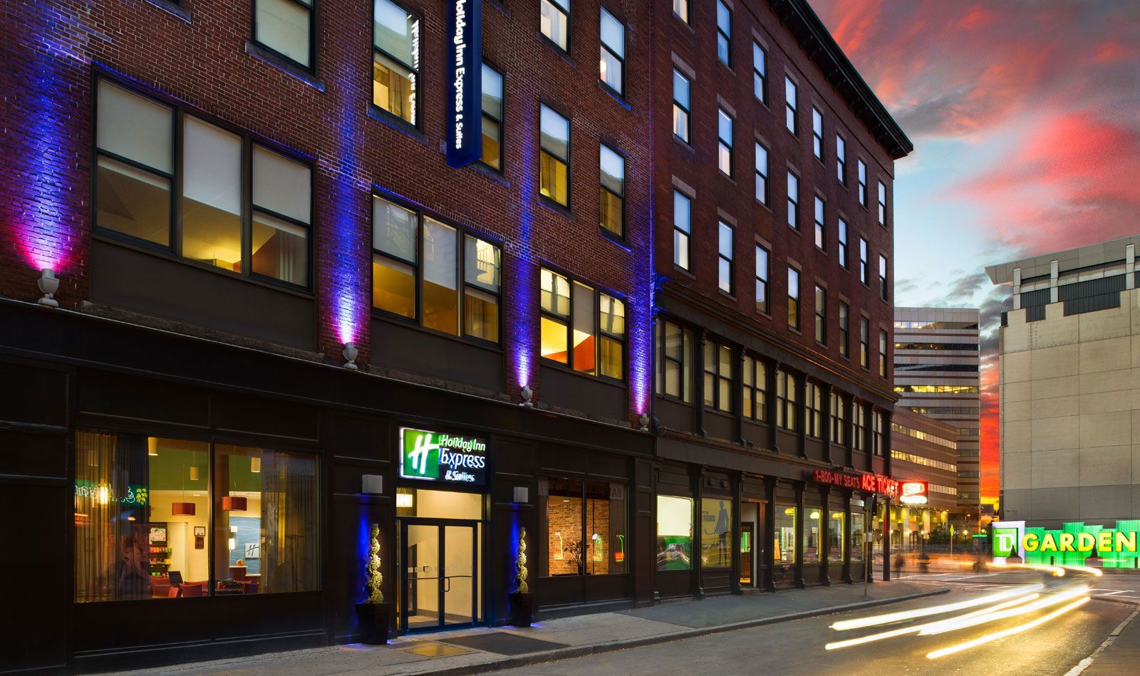 The Boxer Is Boston S Newest Full Service Boutique Hotel Located In The Heart Of Downtown Boston Nestled Between The Td Garden Downtown Boston Boston