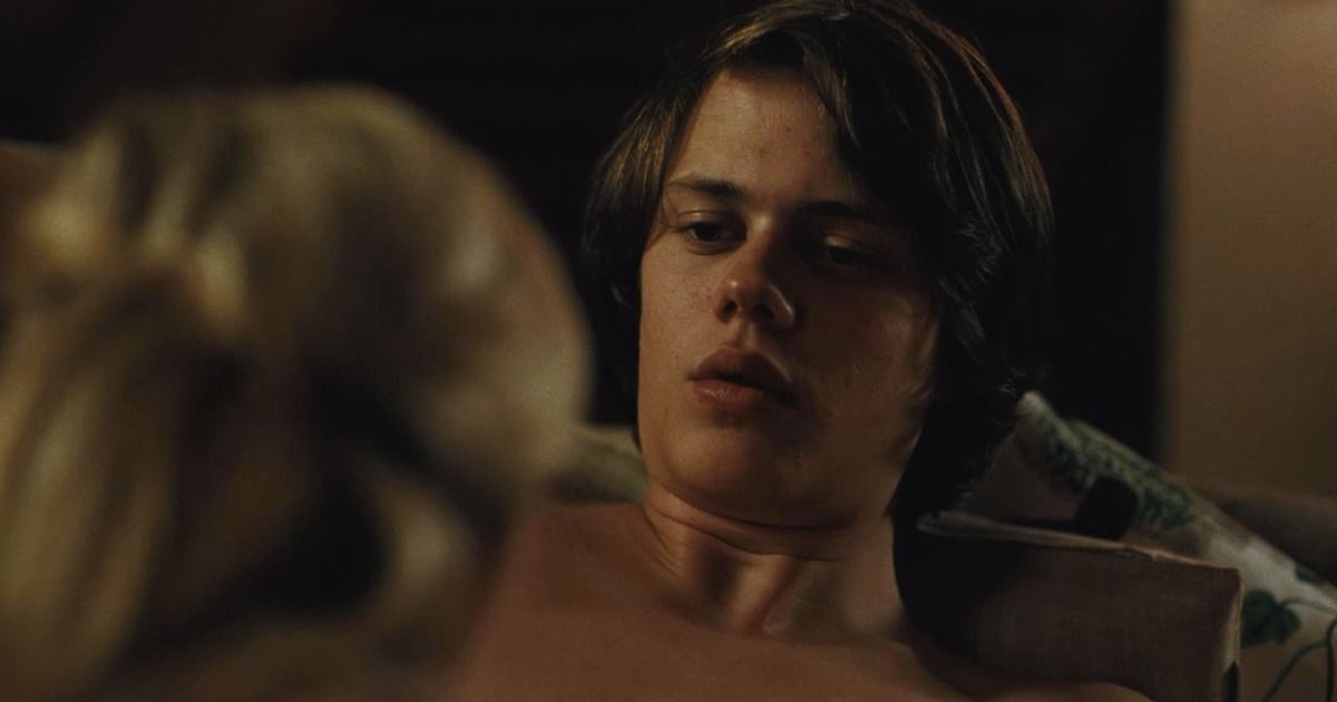 bill skarsgård naken
