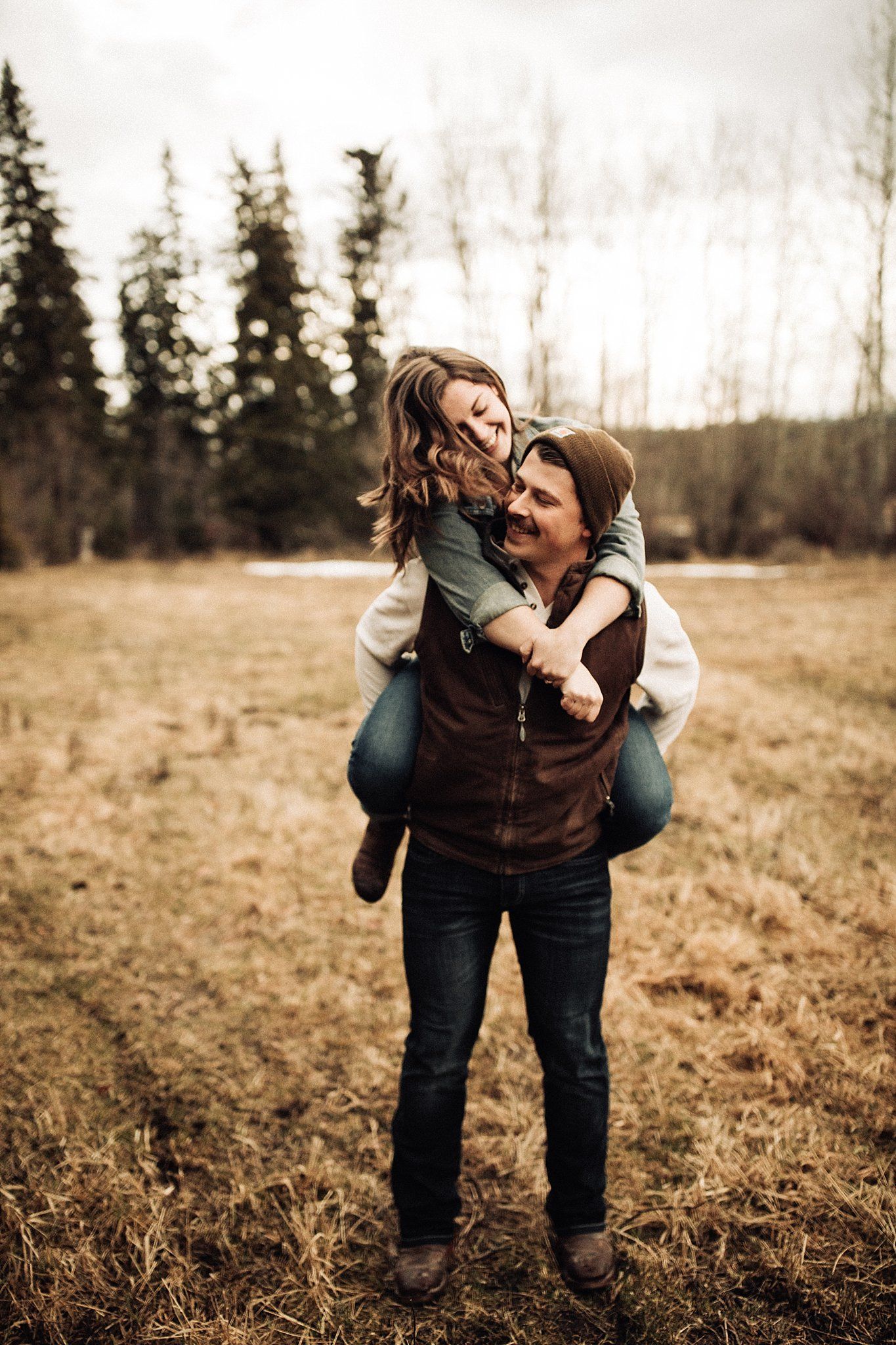 Montana Spring Anniversary Session | Couple photoshoot poses, Couple