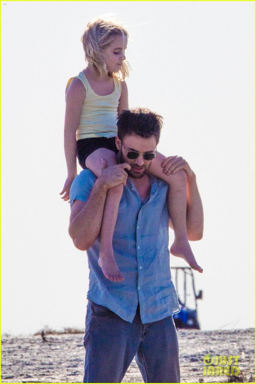 Barbara Pepper pictures Dianna Agron pics