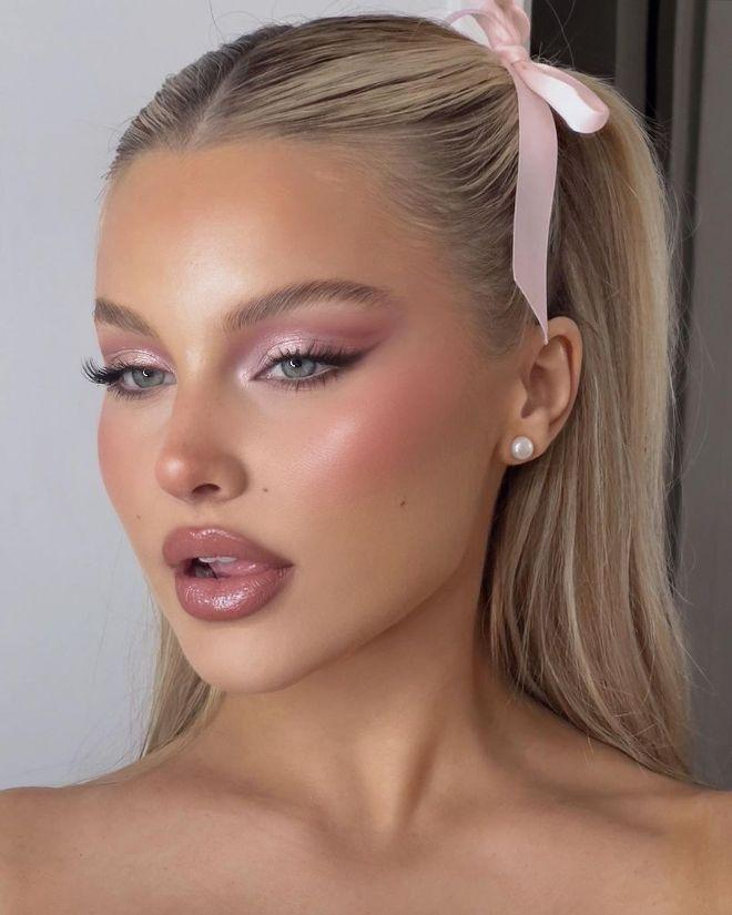 Add Pops of Pale Pink for a Minimalistic Makeup Look