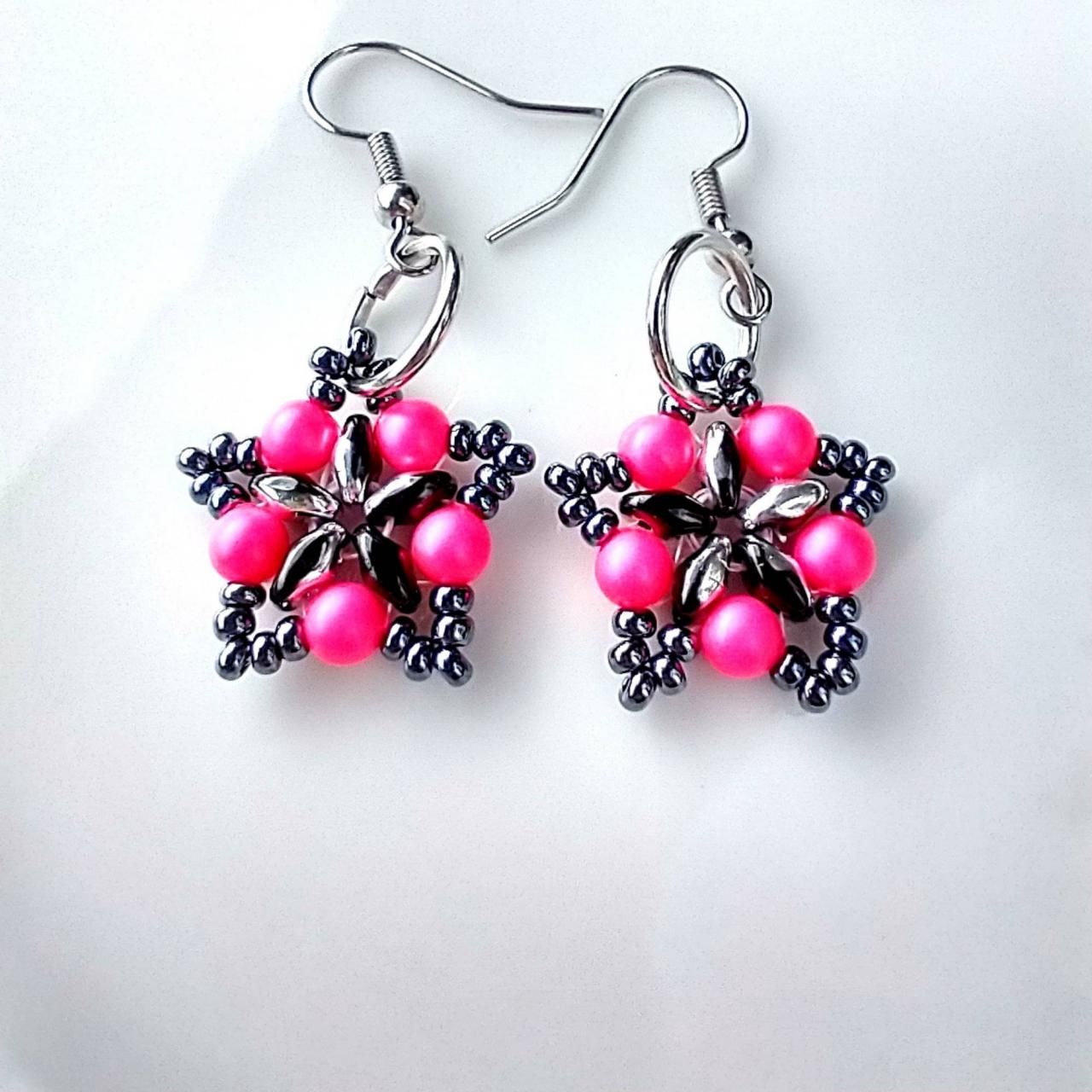 Star Earrings Star Beaded Earrings Metallic Stars Celestial Earrings Boho Earrings Aesthetic Earrings Dangle Earrings Shiny Earrings In 2021 Super Duo Beads Beaded Earrings Celestial Earrings