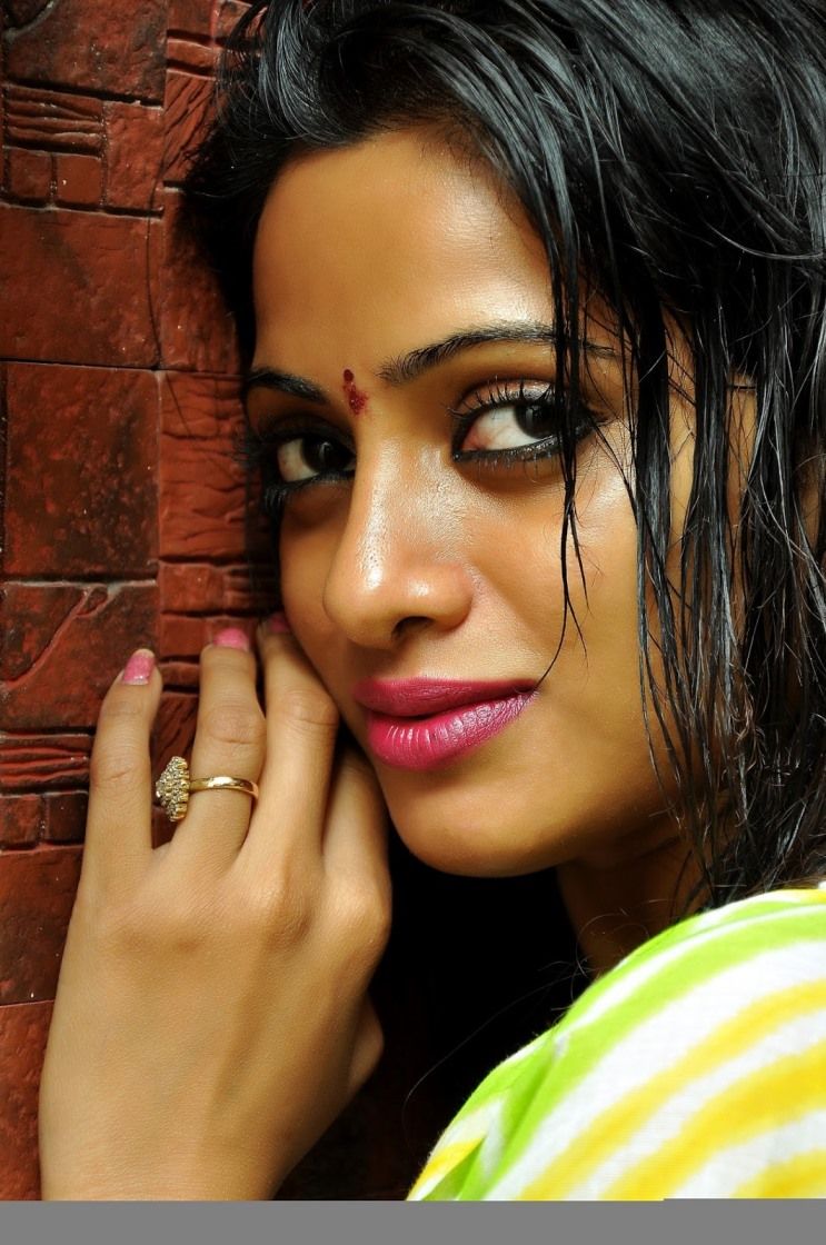udaya bhanu sexy pics udaya bhanu sexy pics