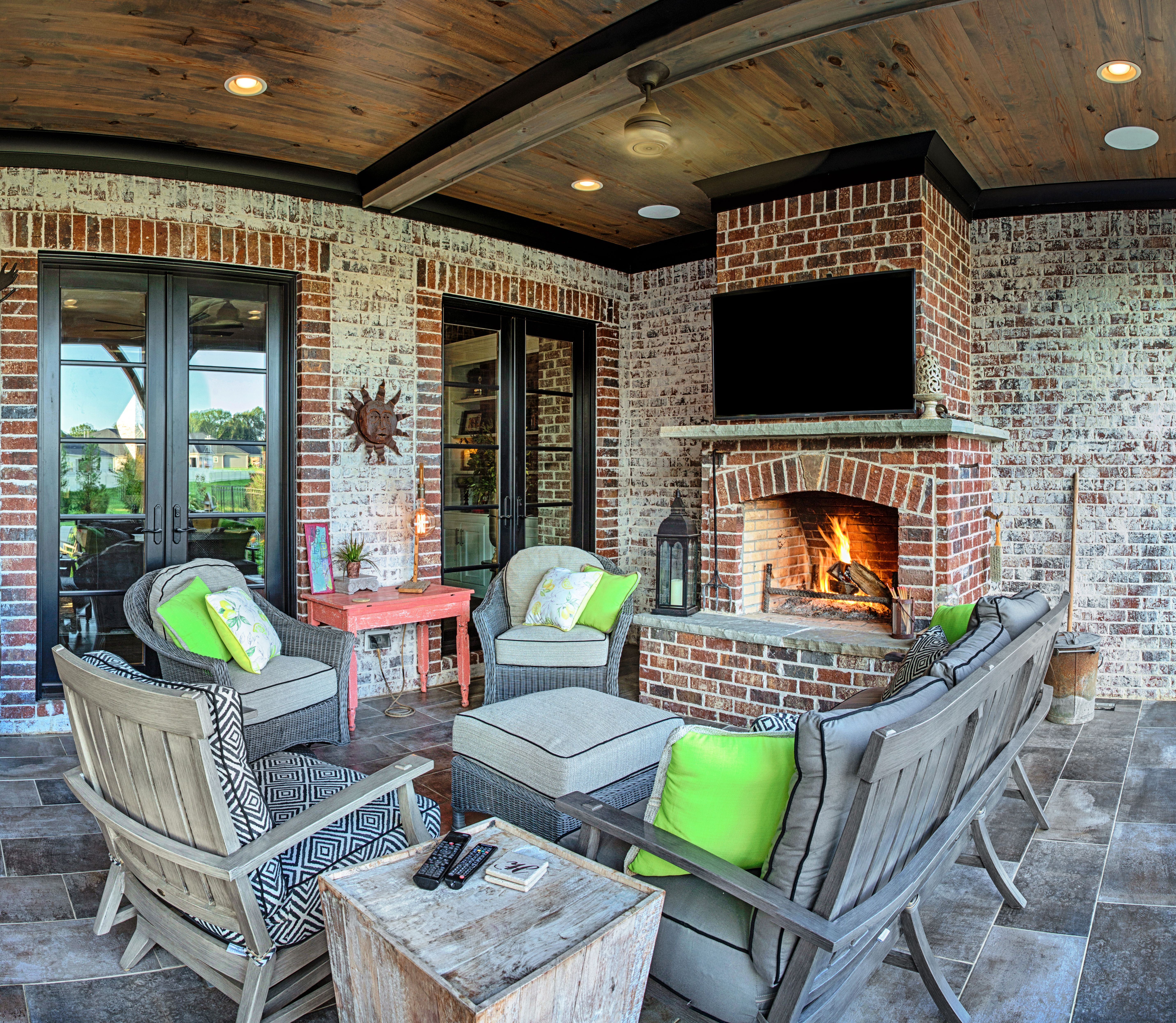This outdoor living space is extra cozy thanks to the ... This outdoor living space is extra cozy thanks to the ... on Living Spaces Patio Set id=71702