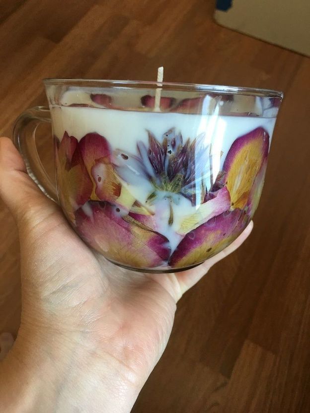 Homemade Pressed Flower Candles #candlemakingbusiness