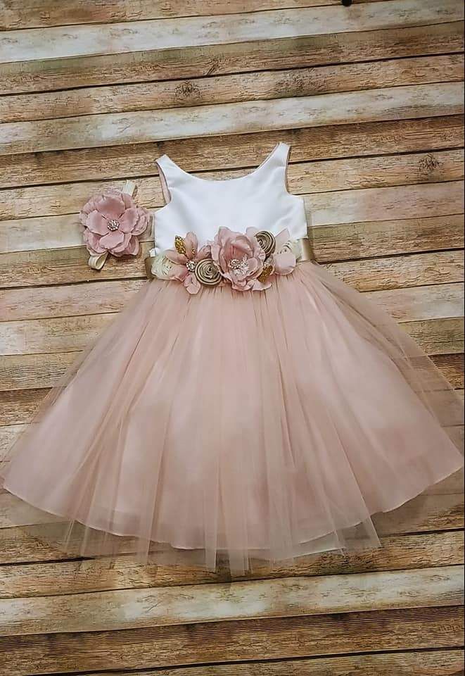 Elegant two tone tulle dress Fabric: satin, tulle Content: 100% Polyester Processing Time 10 Business Days! Dress comes in Different Sizes, please make sure to check size measurements before you order. Blush Flower Girl Dresses, Toddler Flower Girl Dresses, Baby Girl Party Dresses, Baby Girl Dress Patterns, Blush Dresses, Little Girl Dresses, Kids Dress, Girls Dresses, Dress Girl