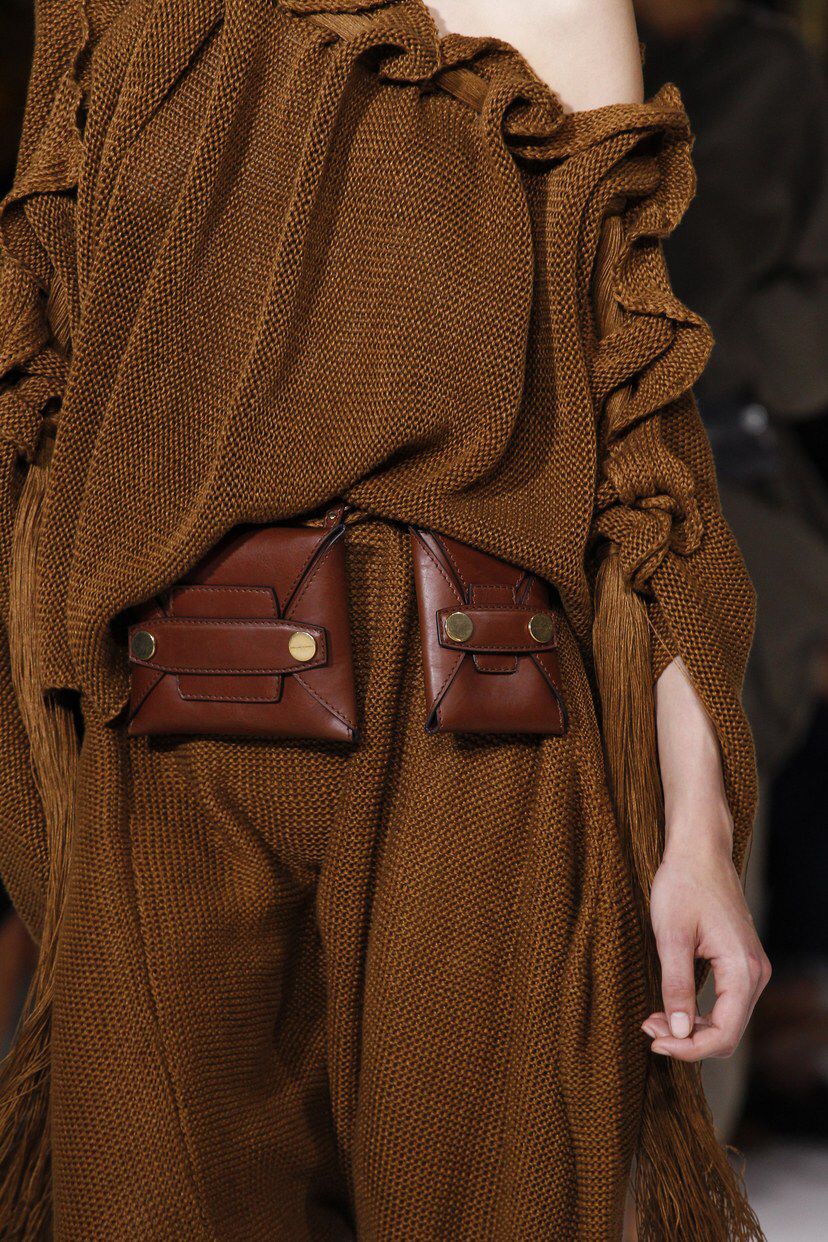 Stella McCartney - Spring 2017 Ready-to-Wear Fashion Week, Runway Fashion, Fashion Show, Fashion Looks, Womens Fashion, Fashion Trends, Fashion Beauty, Brown Fashion, Autumn Fashion