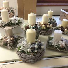 Navidad Christmas, Noel Christmas, Christmas Candles, Christmas Crafts Diy, Christmas Projects, Winter Christmas, Christmas Wreaths, Christmas Ornaments, Simple Christmas