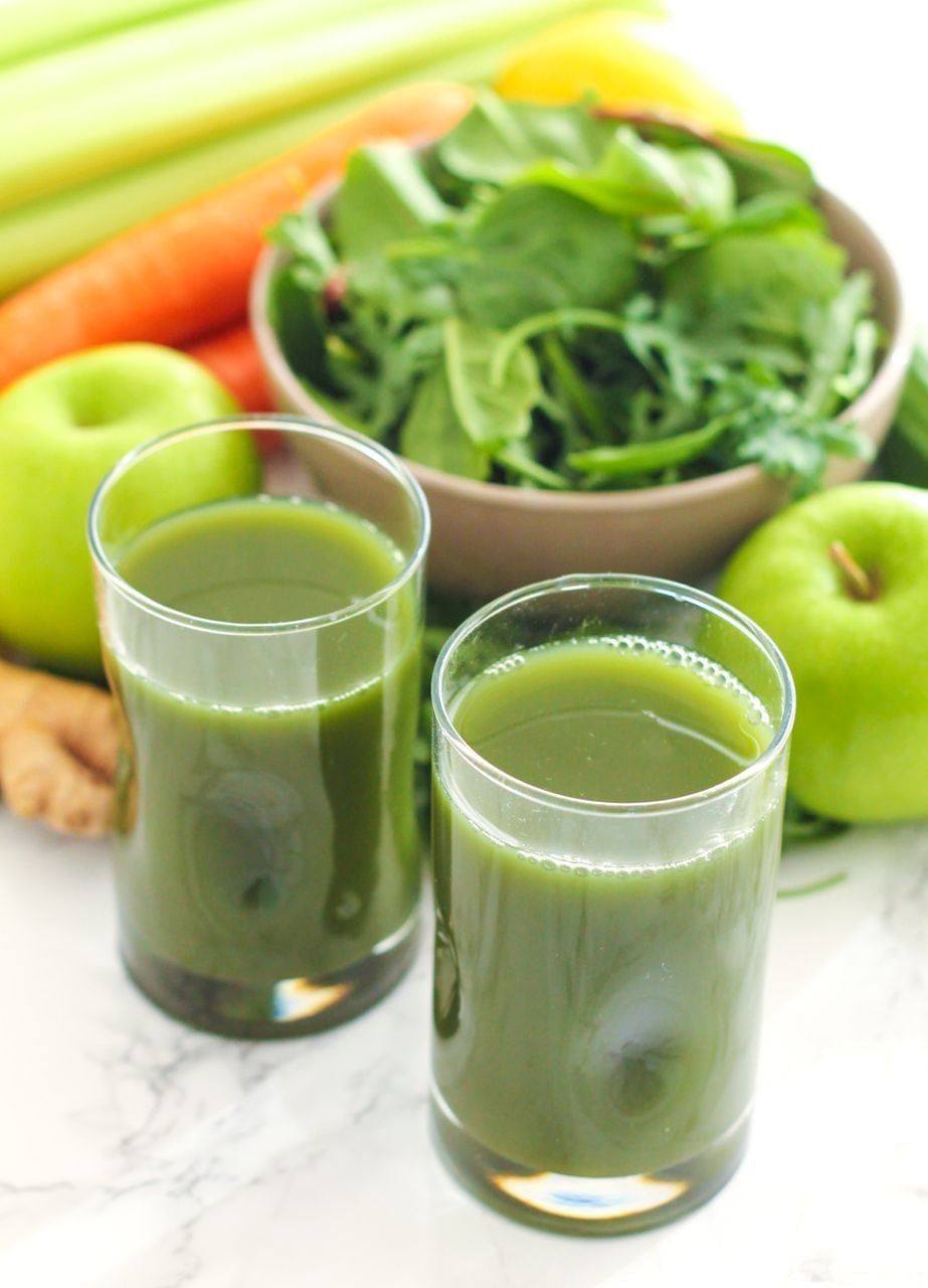 How to make green juice with a Vitamix and a pair of tights Green