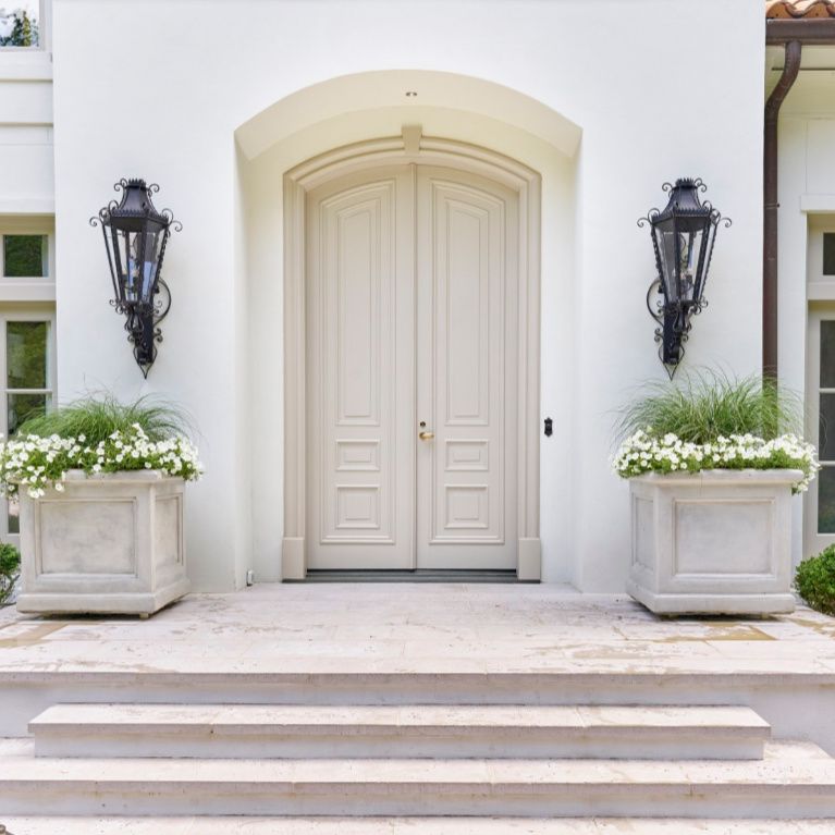 White Exterior Paint Colors, Neutral Paint Colors, Best Paint Colors, Paint Colors For Home, Neutral Exterior House Colors, Stucco Colors, White Stucco House, White Exterior Houses, White Houses