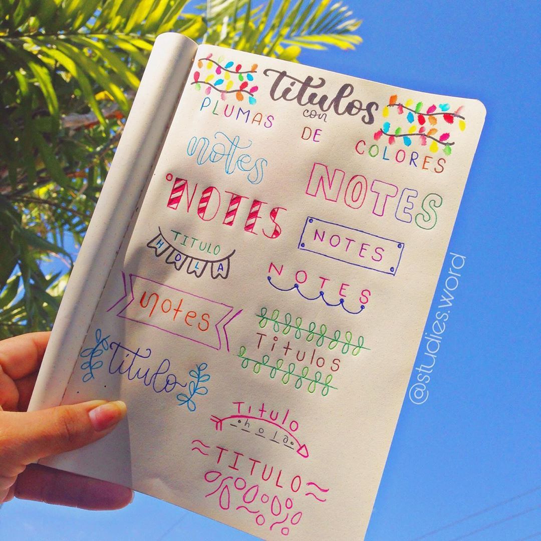 F A N N Y A R T S 👩🏻‍🎨 on Instagram: “✨Títulos con PLUMAS DE COLORES✨  sinceramente c… | Bullet journal school, Libreta de apuntes, Titulos bonitos  para apuntes