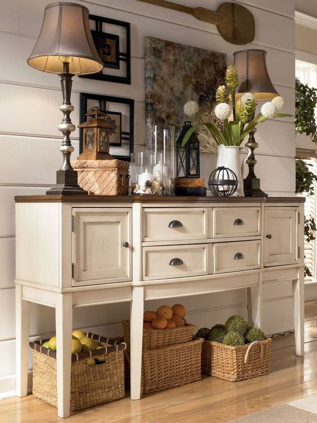 Unique And Elegant Farmhouse Sideboard Ideas To Set In Any Rooms Goodnewsarchitecture Interer Fermerskogo Doma Idei Dlya Ukrasheniya Ukrashenie Stolovoj