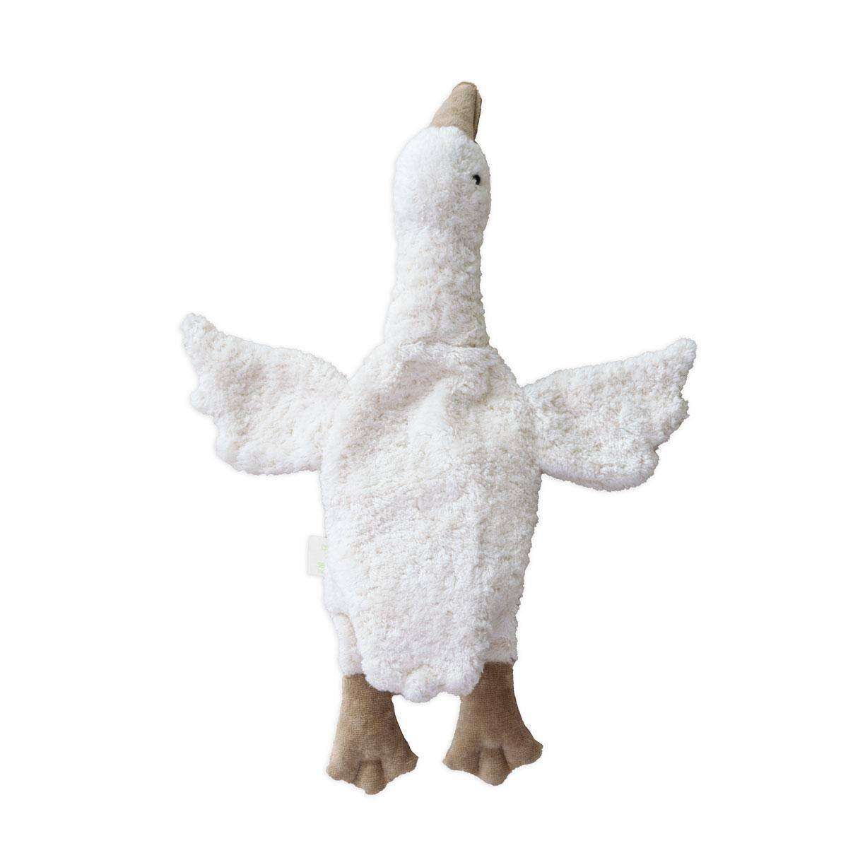 Deilig søt og myk gås i økologisk bomull. Denne blir garantert favorittkosen! Den er laget i myk og deilig økologisk bomull med ull som fyll i hode og føtter. Sewing Dolls, Babysitting, Kidswear, Soft Toy, Sewing Hacks, Baby Gifts, Dinosaur Stuffed Animal, Diys, Quilts