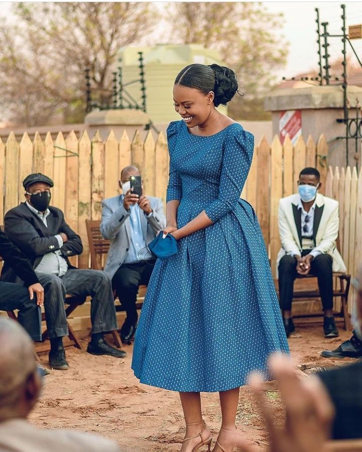 Traditional African Weddings on Instagram: “Beautiful 💙💙💙💙💙 Follow 👉 @traditionalafricanweddings 👈 for all things African style and culture inspiration @tumii_l…” Couples African Outfits, African Dresses Modern, Latest African Fashion Dresses, African Dresses For Women, African Attire, African Wear, Seshweshwe Dresses, Ladies Day Dresses, African Print Dress Designs