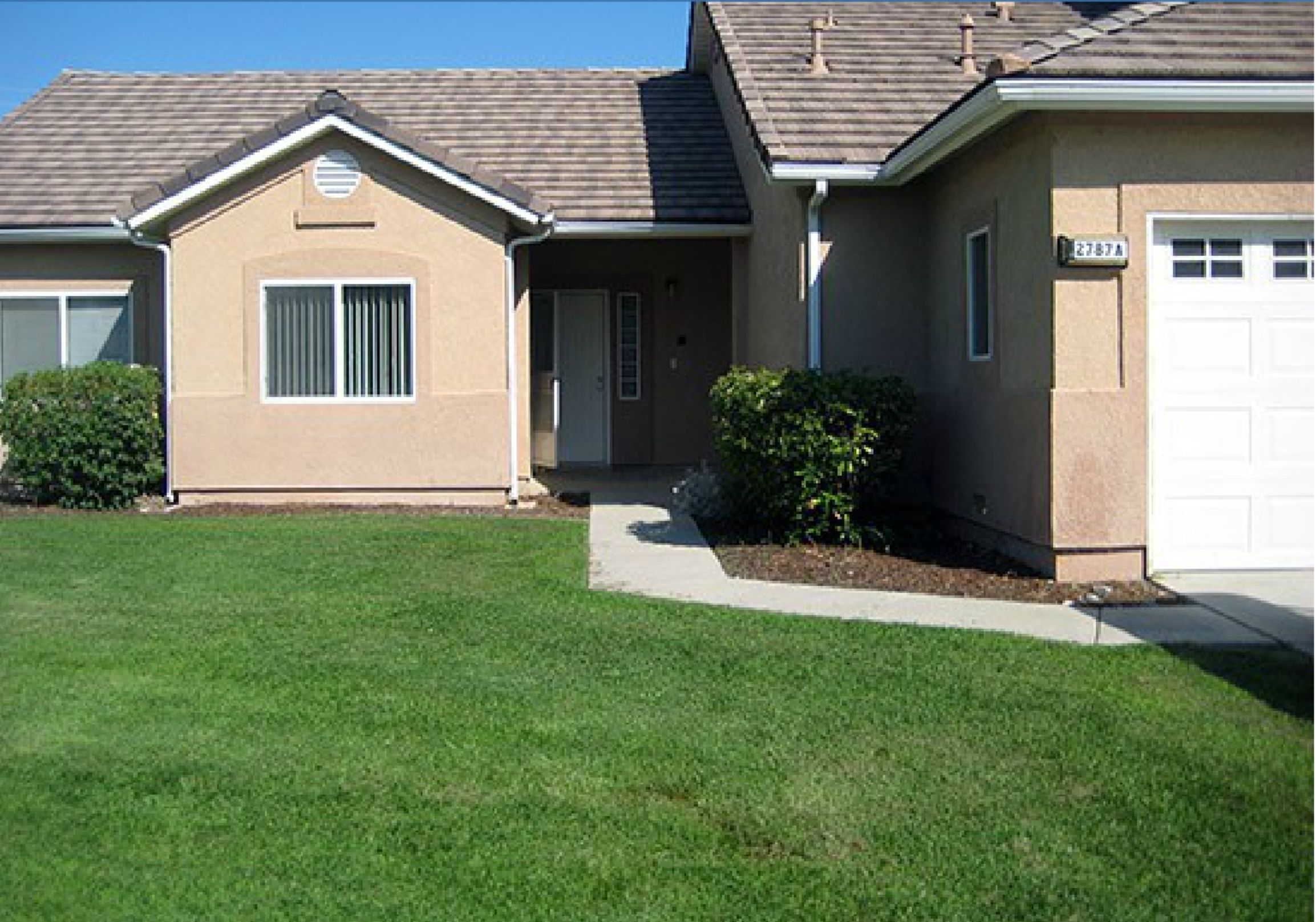 NAS Lemoore Midway Park Neighborhood Duplex style homes available NAS Lemoore Midway Park Neighborhood Duplex style homes available