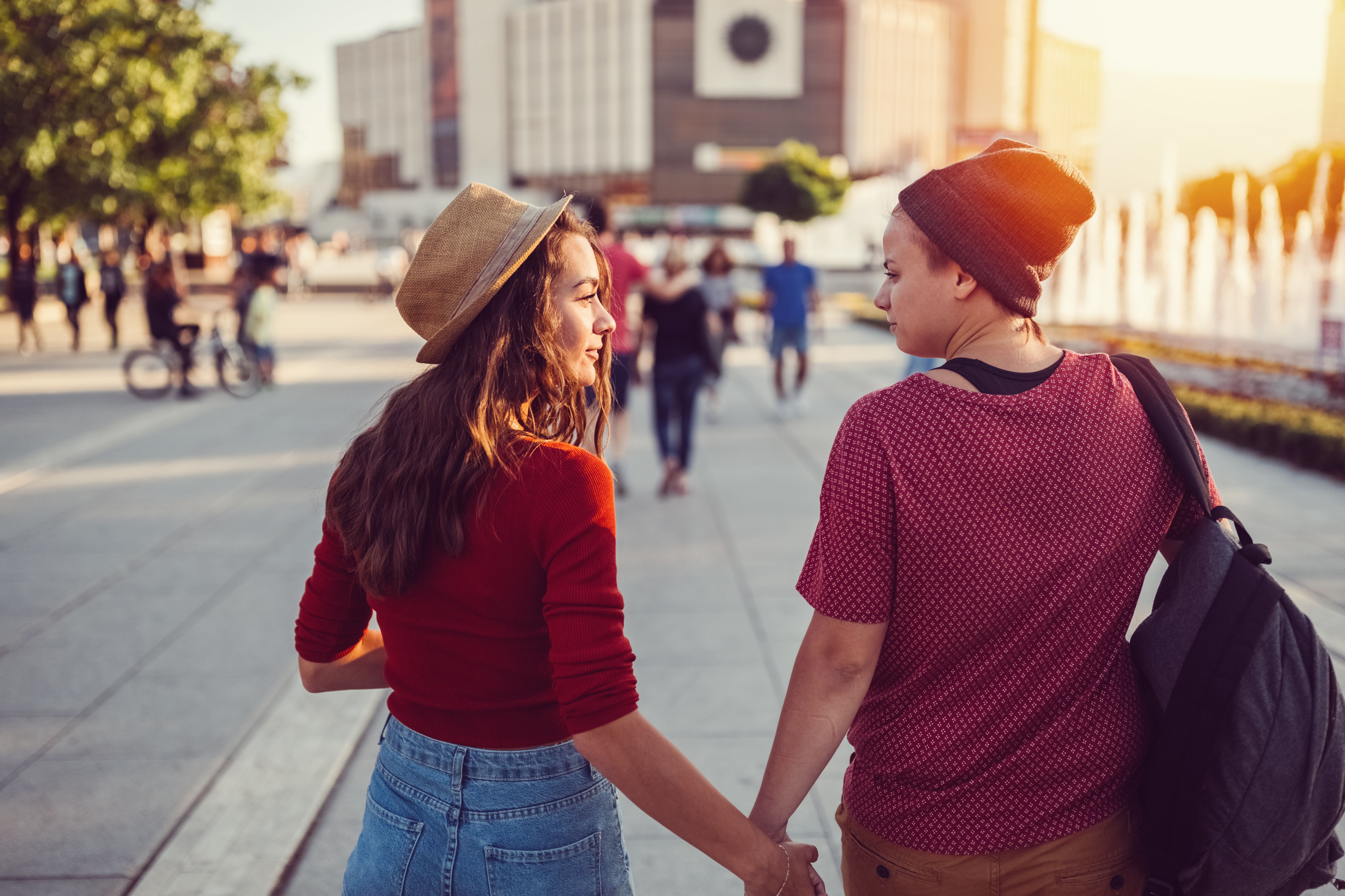 Erste fragen an ein mädchen online dating stellen