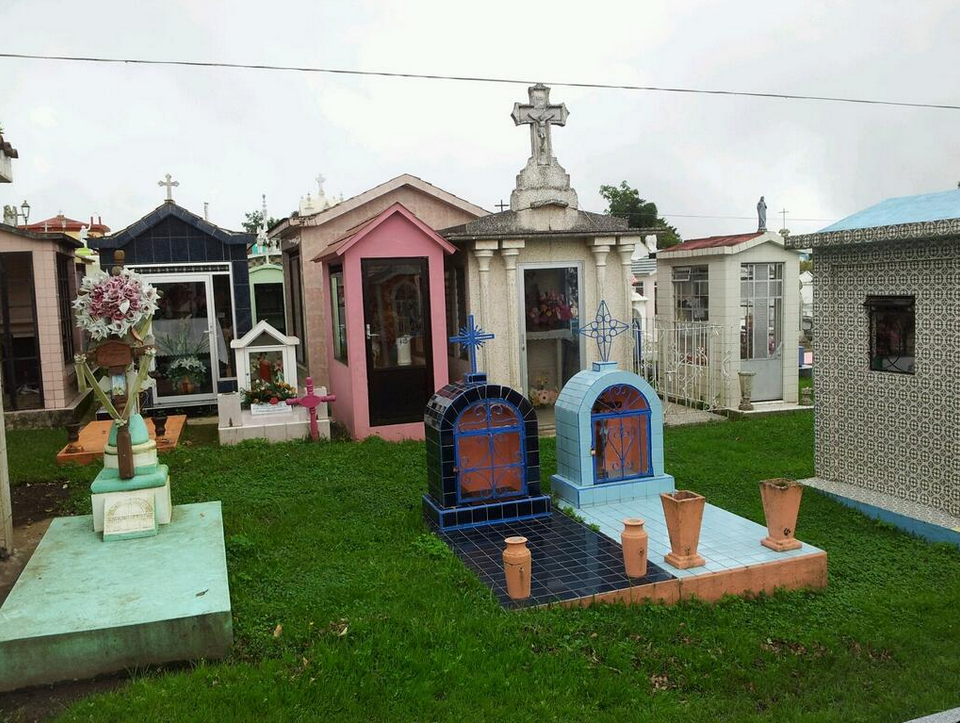 Muchas de las tumbas en el Panteón de Naolinco también son históricas.