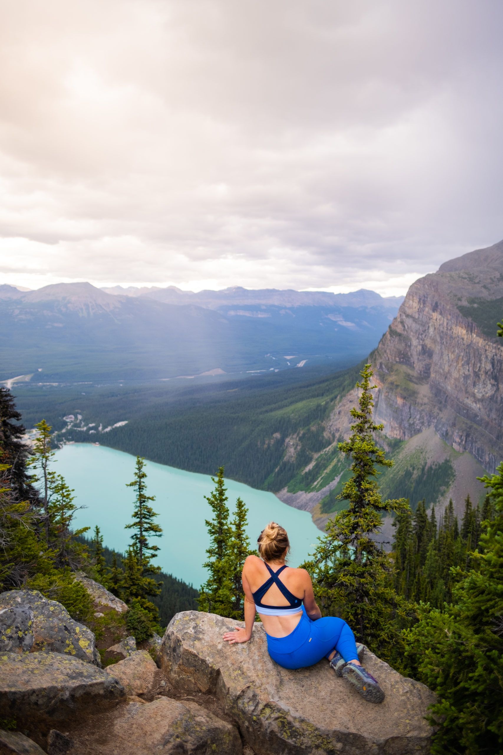 Big Beehive Hike & Little Beehive Hike - Guide to Epic Lake Louise Circuit Banff National Park, National Parks, Trail Guide, Lake Louise, Local Guide, Beehive, Travel Bucket List, Circuit, Epic