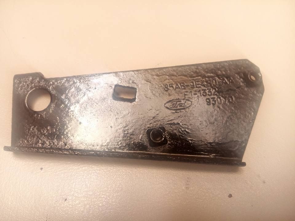 Ford Granada MK1 New Genuine Ford insulator