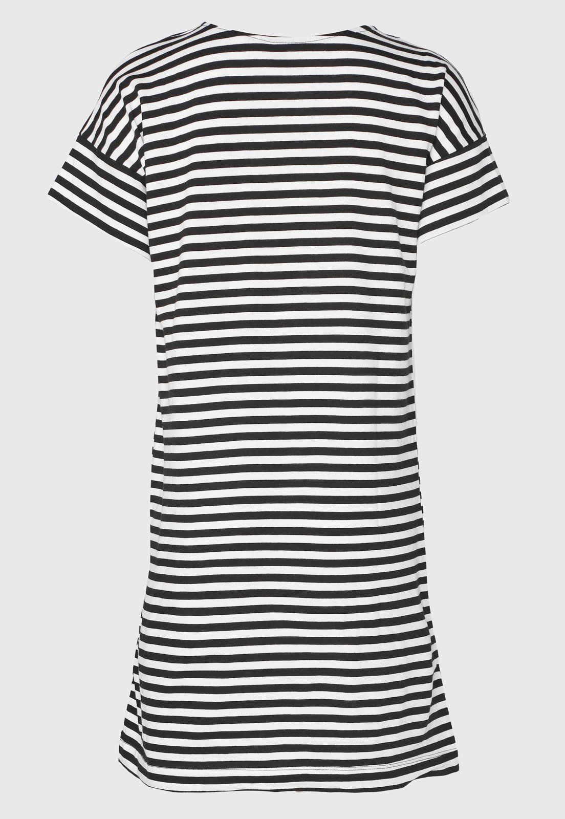 Vestido Hering Curto Listrado Branco/PretoManga: CurtaComprimento: CurtoGola: RedondaMedidas da peça no tamanho P: Ombro: 18cm/ Ombro a Ombro: 60cm/ Manga: 10cm/ Busto: 106cm /Comprimento: 88cmMedidas do Modelo: Altura 1,75m / Busto: 82cm / Cintura: 62cm / Quadril: 92cm. Camisa Formal, Short Sleeve Dresses, Dresses With Sleeves, Shirt Dress, T Shirt, Striped Top, 1, Women's Top, Products