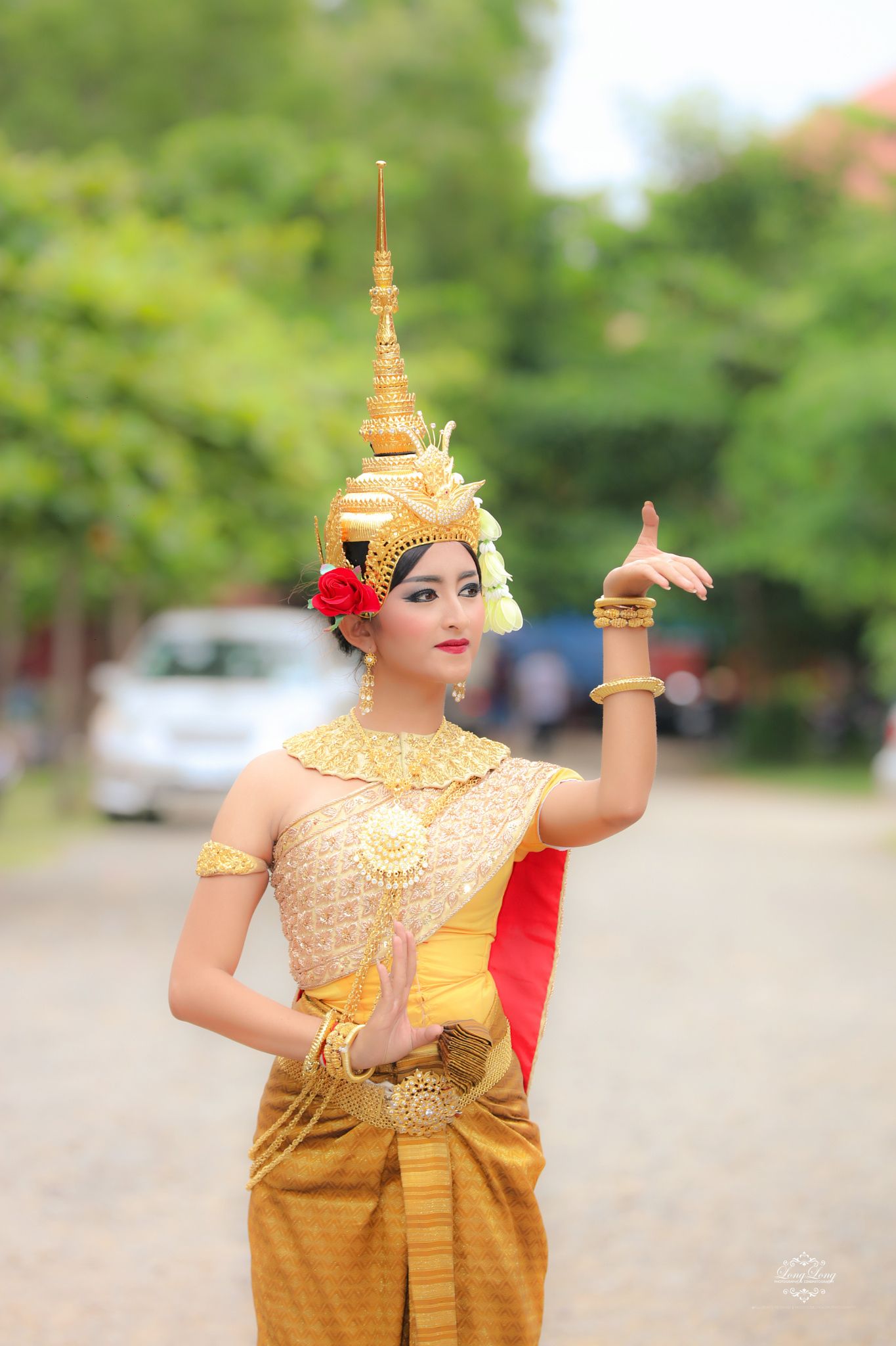 Khmer Dancer - | Traditional dresses, Traditional thai clothing ... Traditional Thai Dancing