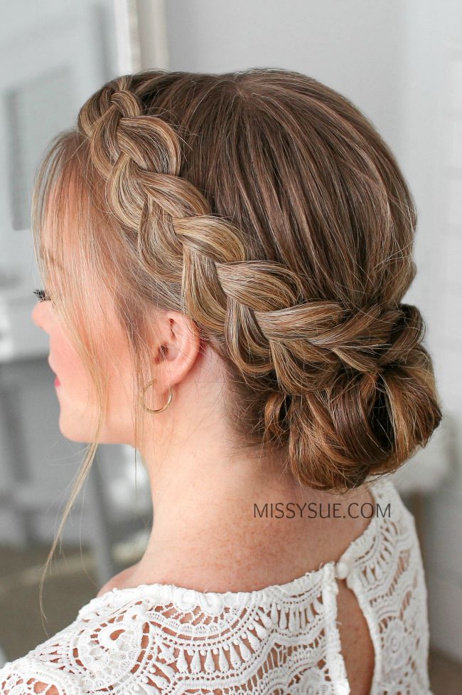 Braided Hairstyles Updo, Sporty Hairstyles, Braided Updo, Bride Hairstyles, Braid Bun Updo, Bun With Braid, Updos With Braids, Low Chignon, Easy Updo