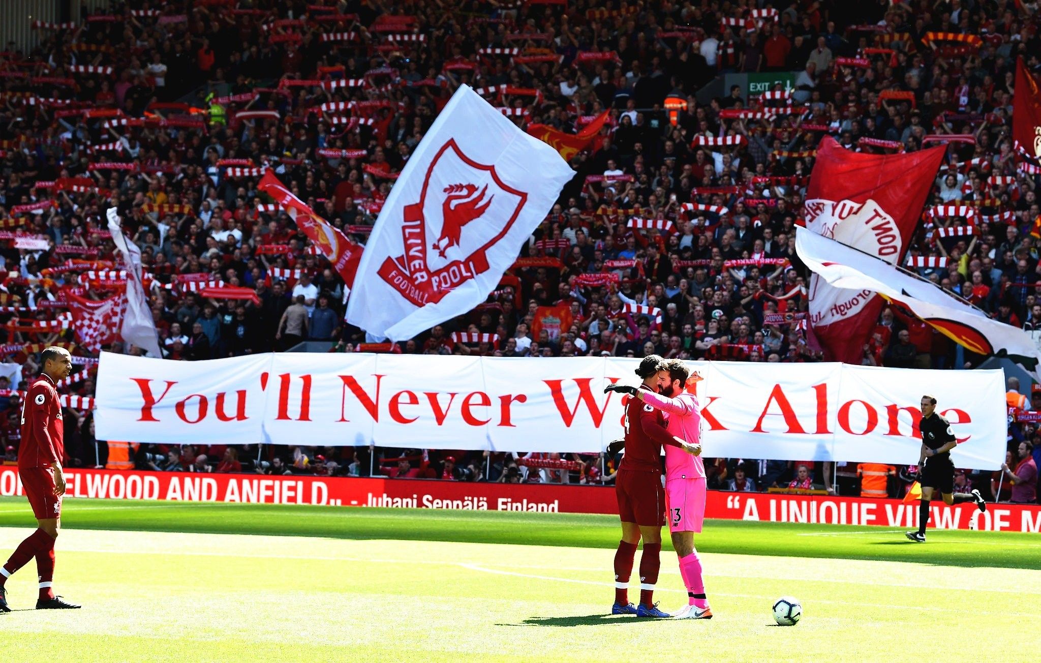 Pin Ot Polzovatelya Tanah Kerosene Na Doske Sports Fk Liverpul Liverpul Bernli
