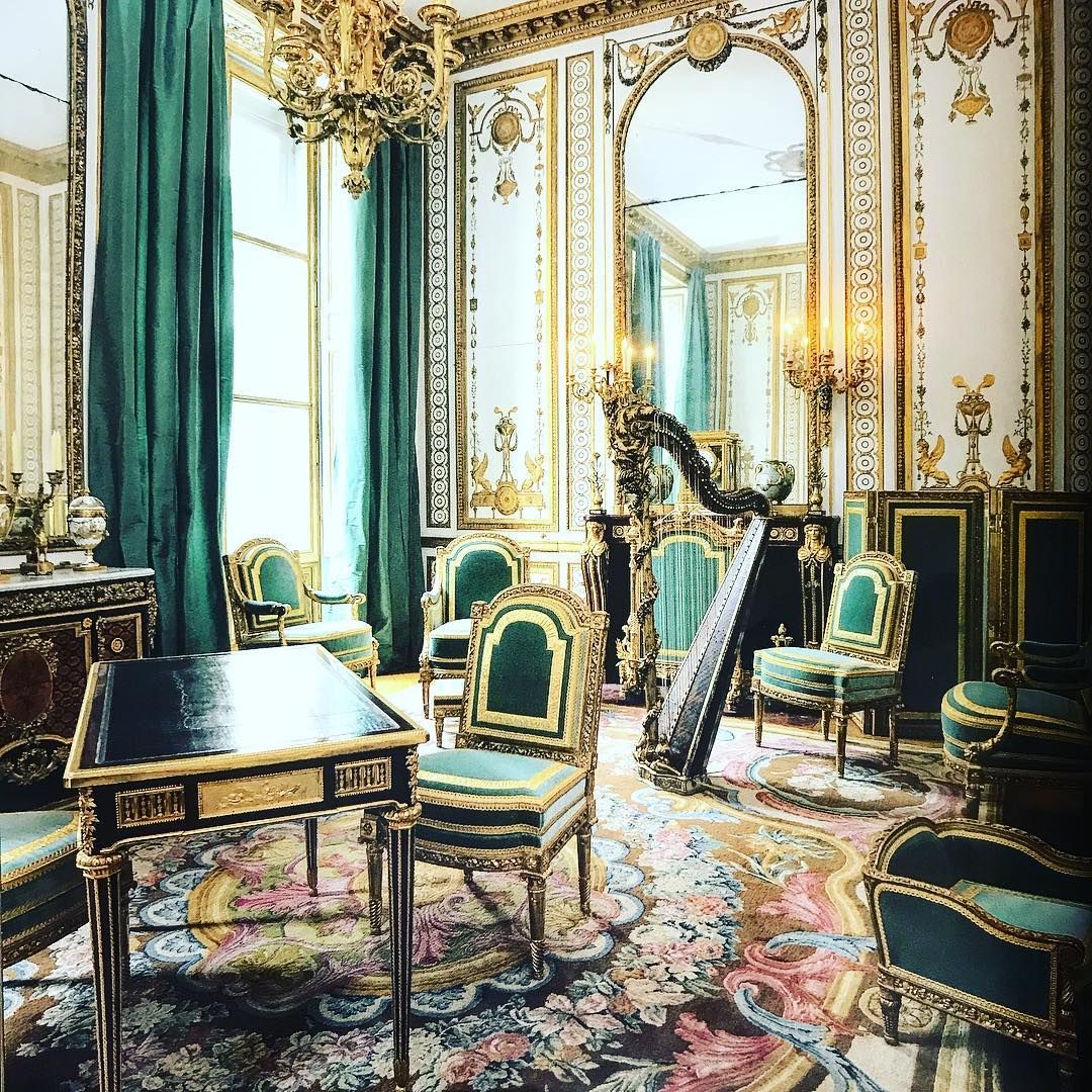 The cabinet dore, on the 2nd floor of the Chateau of Versailles, is one of the most beautiful rooms of the queens apart… | Versailles, Historic homes, Baroque decor