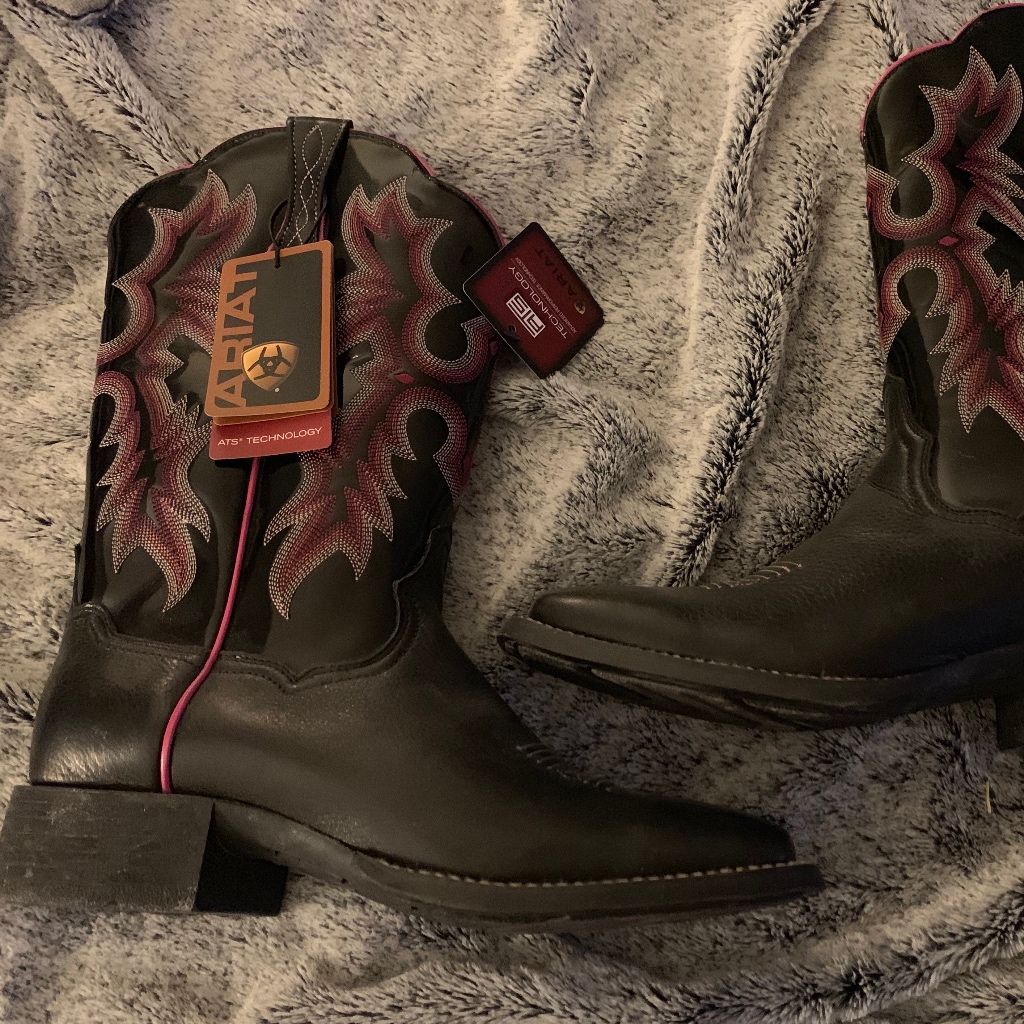 Ariat Shoes | Ariat Women'S Boots 10 | Color: Black/Pink | Size: 10