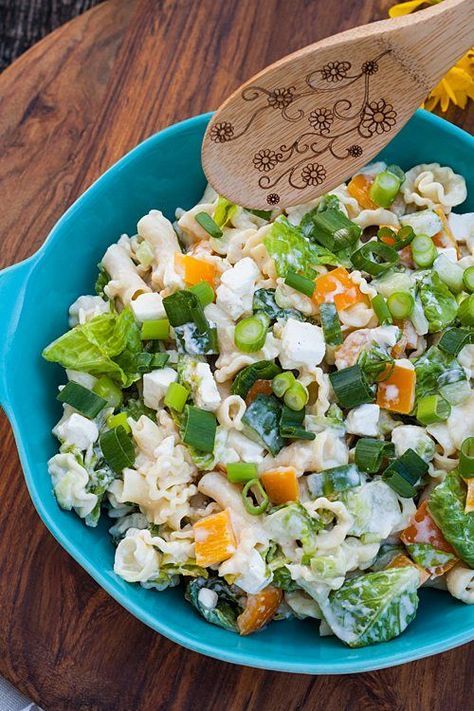 Rezept: Leichter Nudelsalat mit Joghurtdressing und Fetakäse