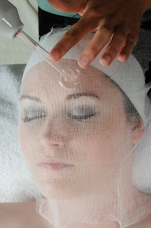 High Frequency Treatment in Facials