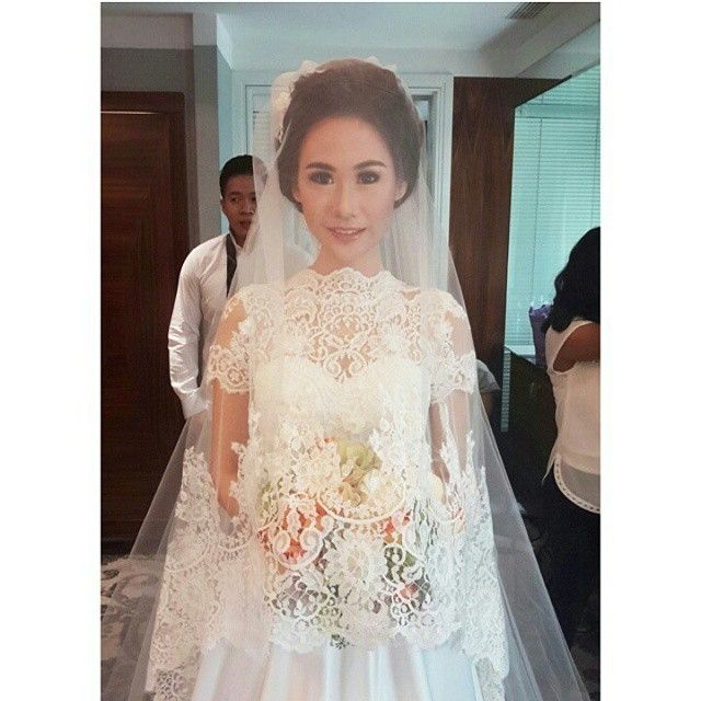 Lace Wedding Dress Rental