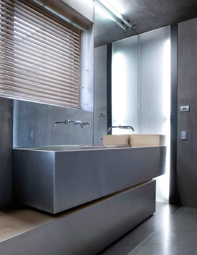 jaloezie met industrie look in badkamer | Sfeerwand - Industrieel ... jaloezie met industrie look in badkamer | Sfeerwand - Industrieel ...