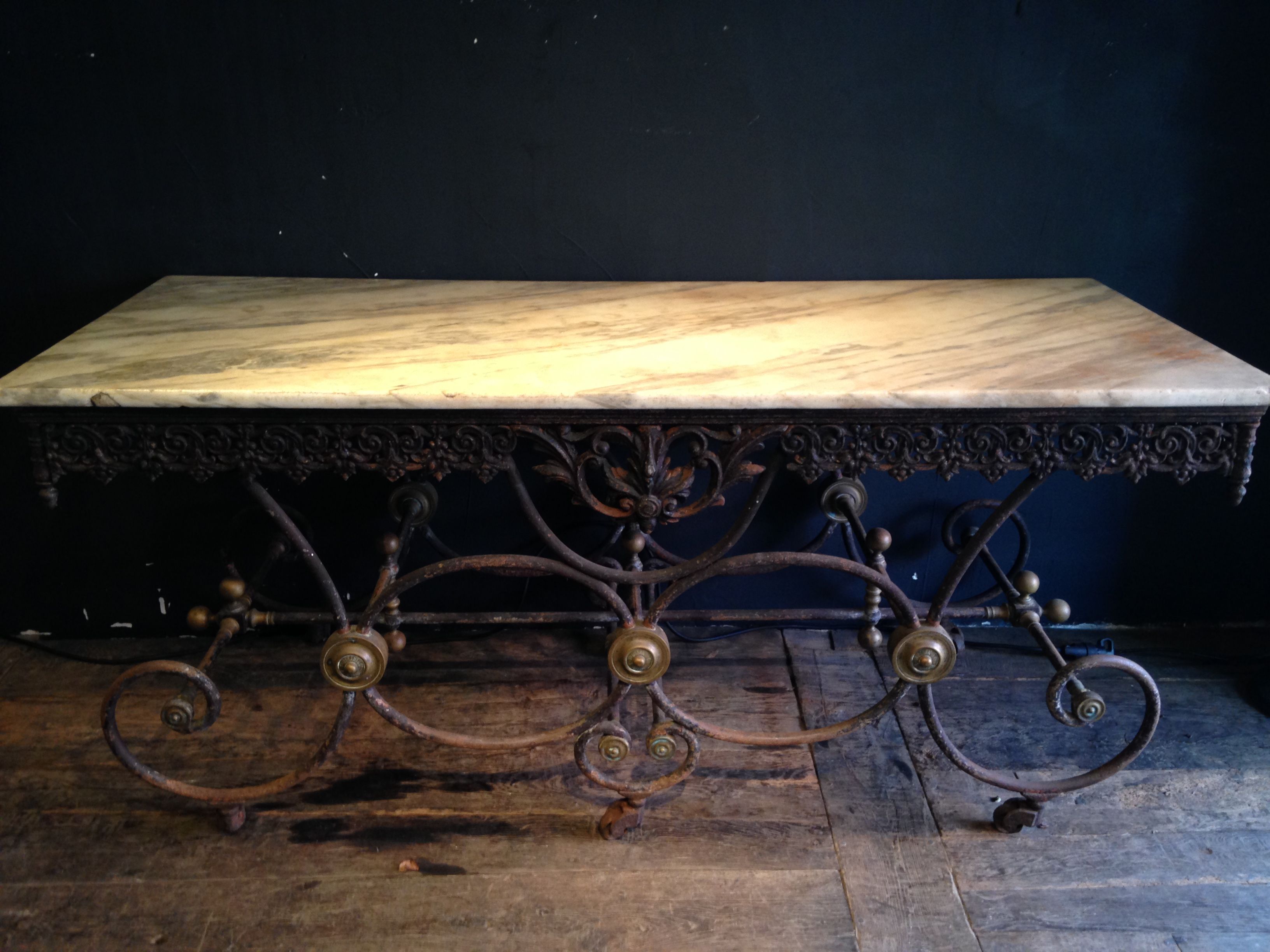 Table De Boucher