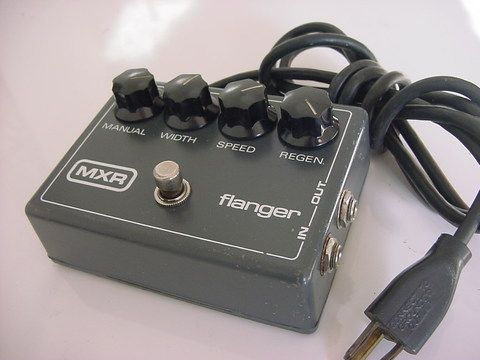 Electro Harmonix Xo Stereo Electric Mistress Flanger Chorus Guitar Effects Pedal Guitar Effects Pedals Guitar Pedals Guitar
