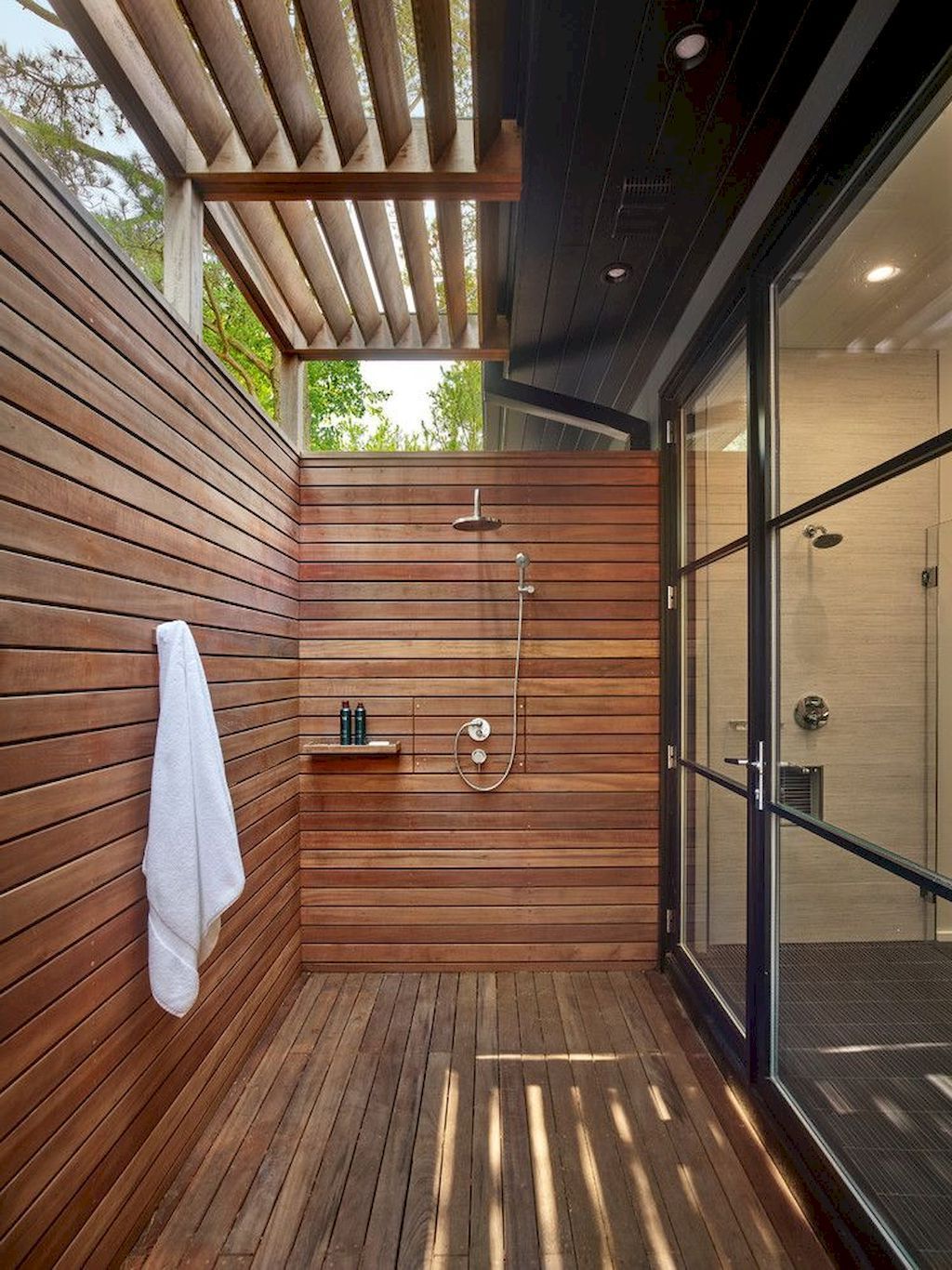 Amazing Outdoor Bathroom/Shower Ideas You Can Try In Your Home - Decor