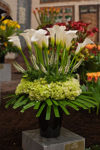 Alg 8973 Flower Arrangements Beautiful And Calla Lily And Green Hydrangea Reception Wedding Flowers Decor Flower Centerpiece