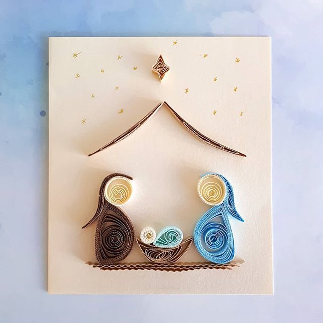 Stella Saenz on Instagram: “El niño Dios ha nacido 🌟¡Feliz Navidad! #quilling #filigrana #filigranadepapel #navidad #sagradafamilia”