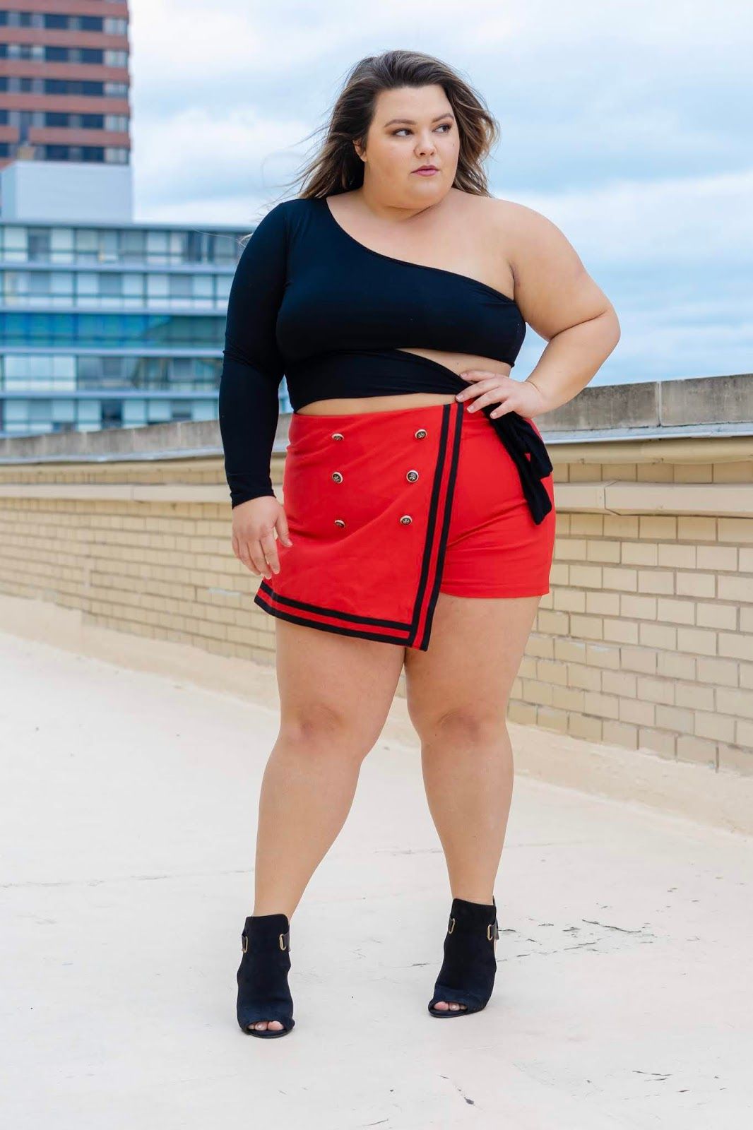 Chicago Plus Size Petite Fashion Blogger And Model Natalie Craig In Fashion Nova Curve Plus Size Crop Tops Plus Size Fashion Plus Size Fashion Blog