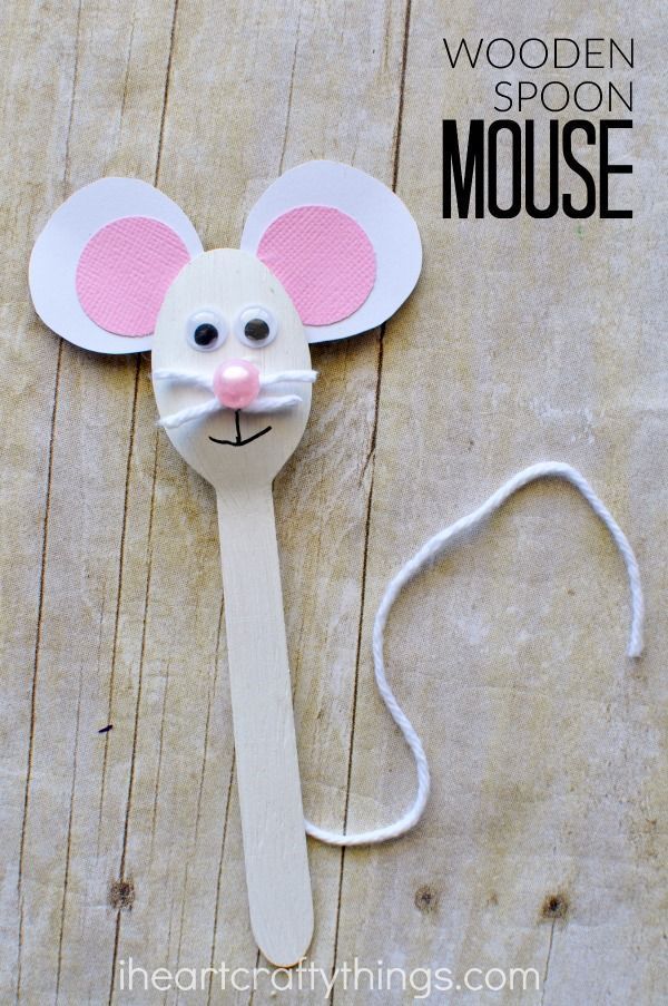 Entzückende hölzerne Löffelmäusefertigkeit für Kinder. Du kannst das benutzen #animalcraftsforkids