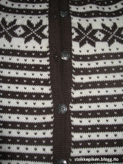 Fordelen med rundstrikkede plagg er at dem er enkle og strikke, til tross for mønster. Det som er... Makeup Trends, Bold Colors, Mittens, Blog, Hobby, Knitting, Jacquard, Fiber, Trending