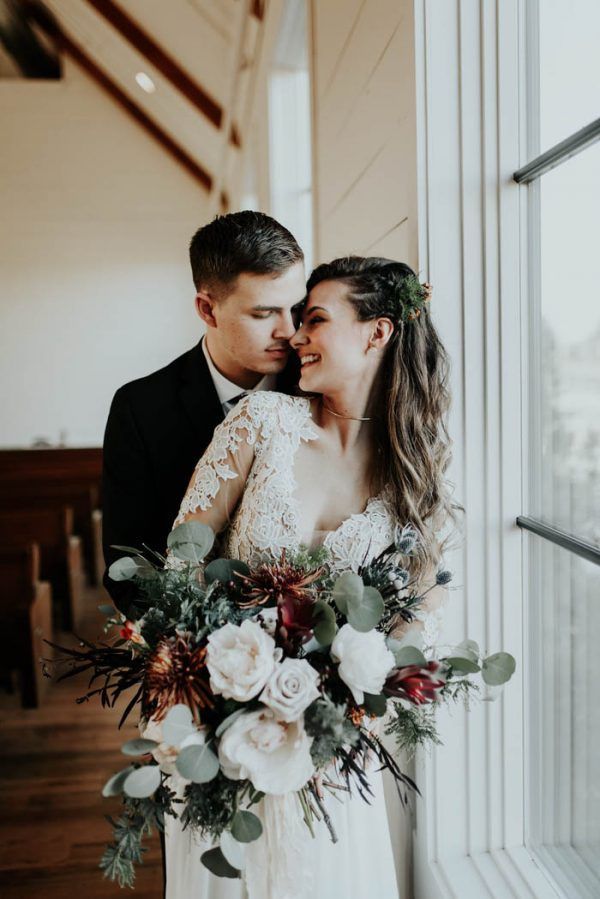 Eclectic Romantic Wedding Inspiration at The Chapel at Southwind Hills | Junebug Weddings