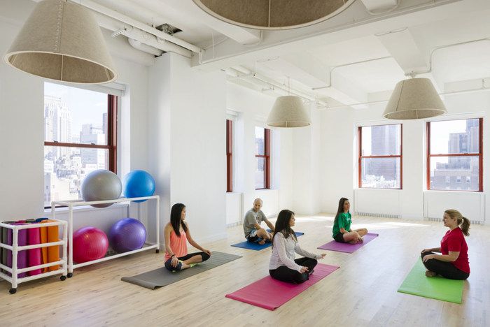 Bureaux Open Space Yoga : Office tour: inside shutterstocks new empire state building offices