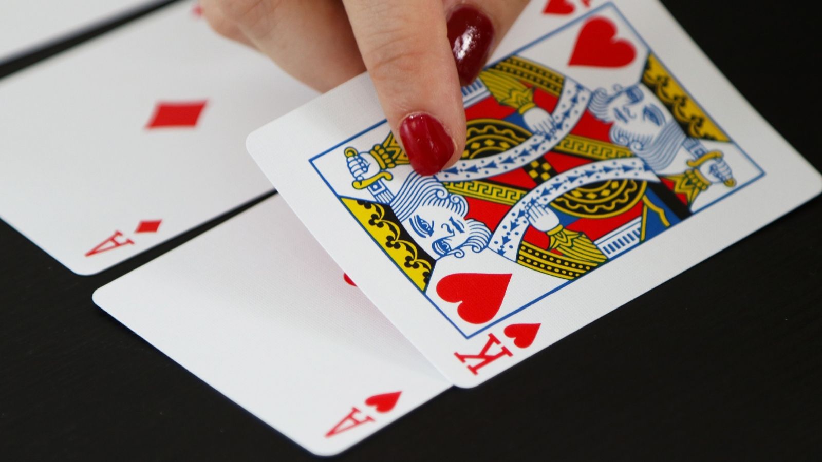 ما تفسير الحلم بالملك في المنام Cards Playing Cards