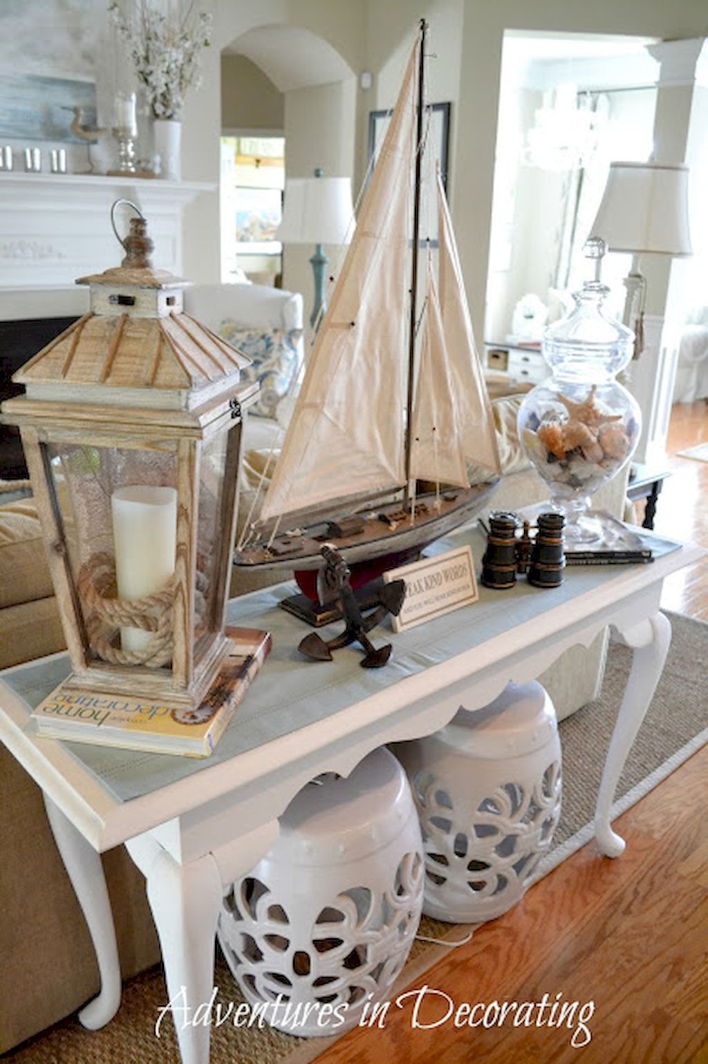 70 Cool and Clean Coastal Living Room Decorating Ideas (14 #coastallivingrooms