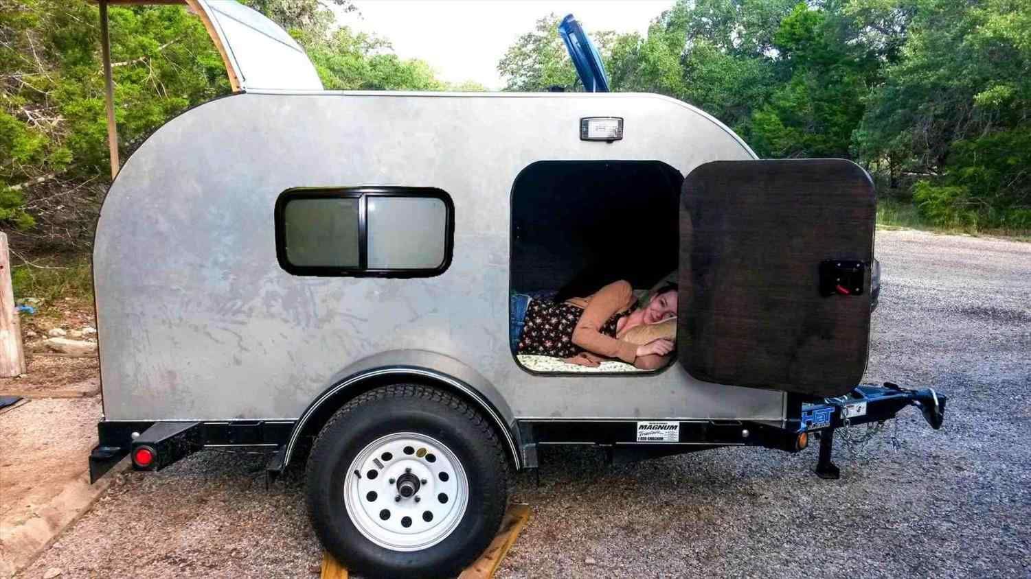 11 Best And Wonderful 3 Person Camper Trailer Ideas Breakpr Diy Camper Trailer Runaway Camper Small Camping Trailer