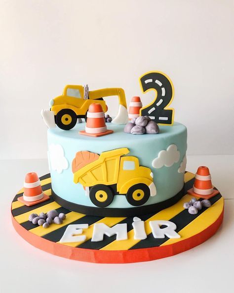 Dump Truck Birthday Cake, Digger Birthday Cake, Digger Cake, Trucks Birthday Party, Baby Birthday Cakes, 3rd Birthday, Birthday Banners, Birthday Invitations, Birthday Ideas
