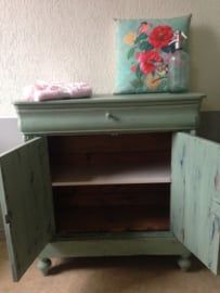 Biedermeier kinderkamer commode / linnenkast "Olive green" | Verkocht | Woonwinkel Van Toen voor antieke, landelijke en brocante meubels Nightstand, Shelves, Table, Furniture, Home Decor, Dresser, Shelving, Decoration Home, Room Decor